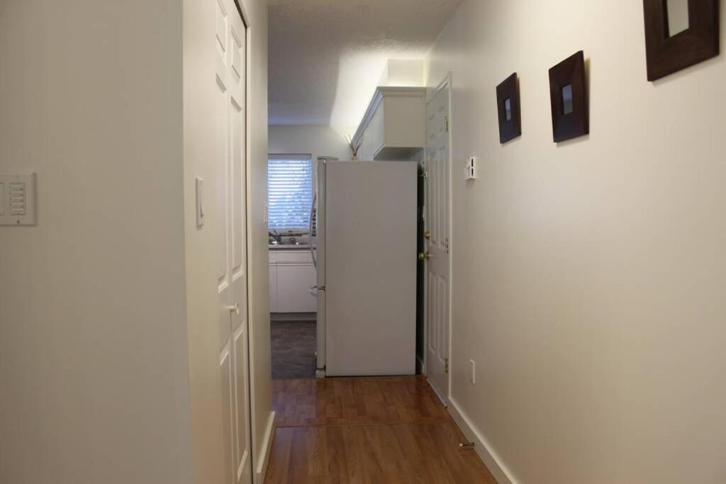 Memory Lane Guest Suite Sooke Bagian luar foto